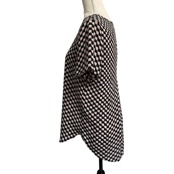Pleione Black Pink Geometric Print High-Low Blouse Small Scoop Neck - Picture 6 of 12